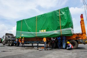 Sistem penimbangan kendaraan digital menggunakan jembatan timbang otomatis di kawasan industri