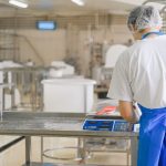 Software penimbangan terintegrasi untuk menyinkronkan data timbangan dengan stok gudang
