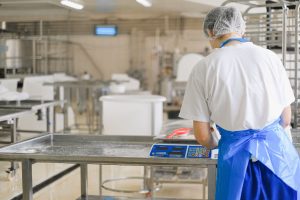 Software penimbangan terintegrasi untuk menyinkronkan data timbangan dengan stok gudang