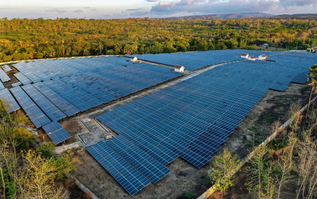 Target pembangunan PLTS 30 GW di Indonesia
