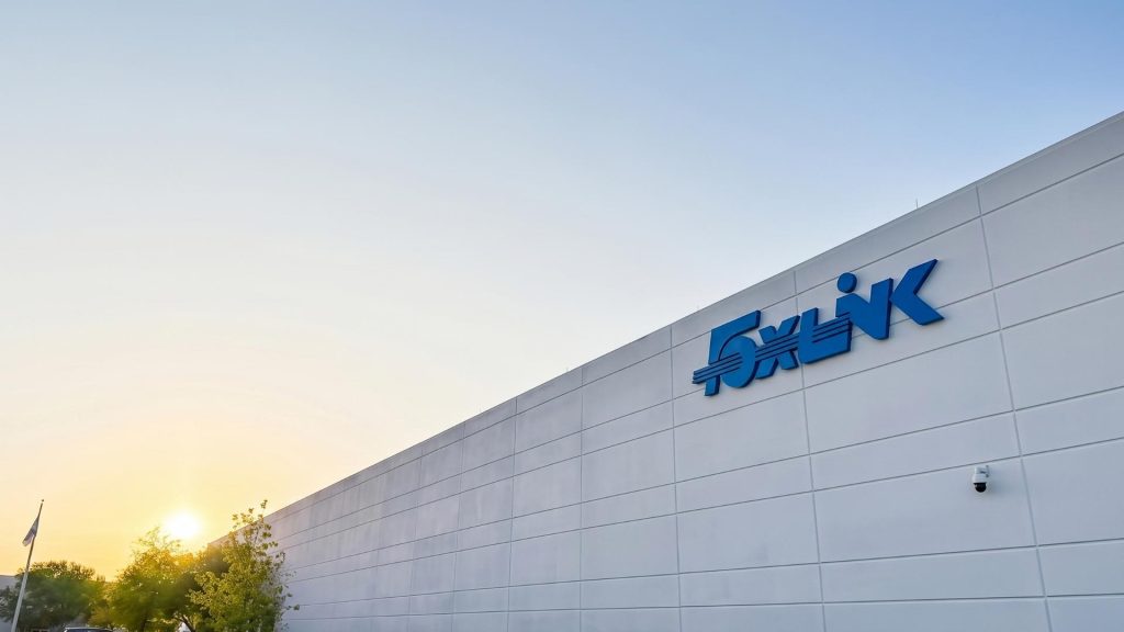 AI Factory Foxlink dengan robot dan smart manufacturing