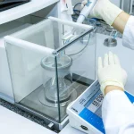 analytical balance atau timbangan analitik untuk kebutuhan laboratorium