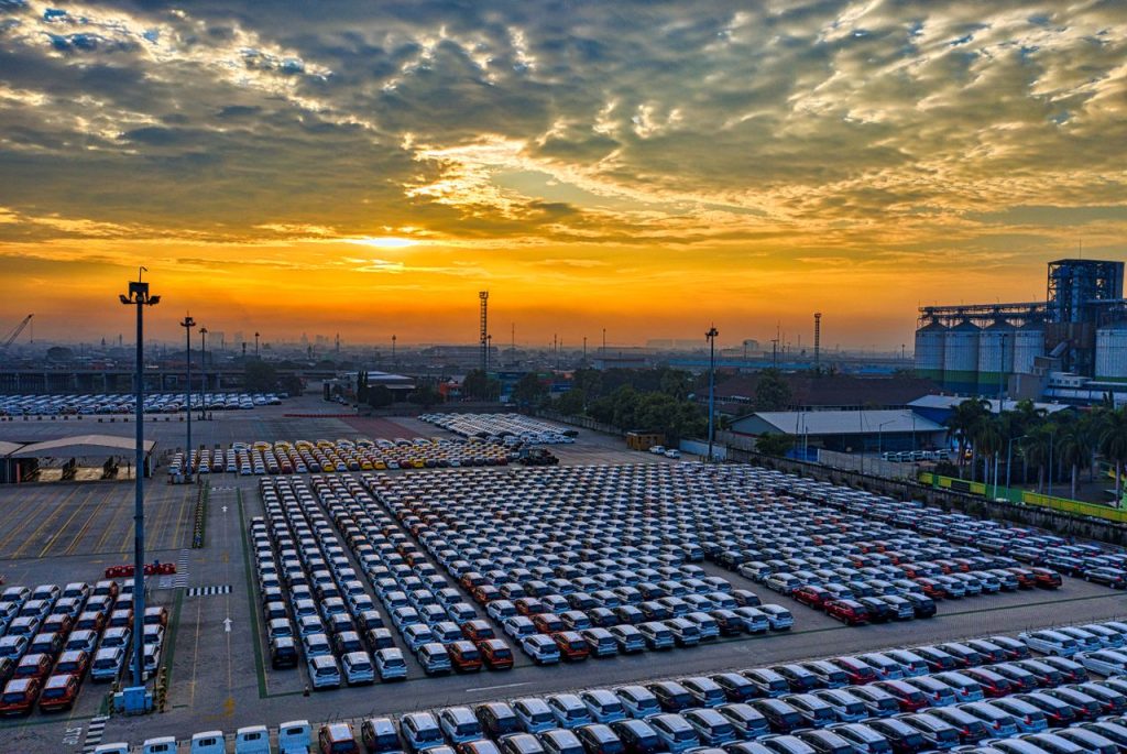 Timbangan industri otomotif untuk pemeriksaan berat komponen dan pencatatan nomor batch